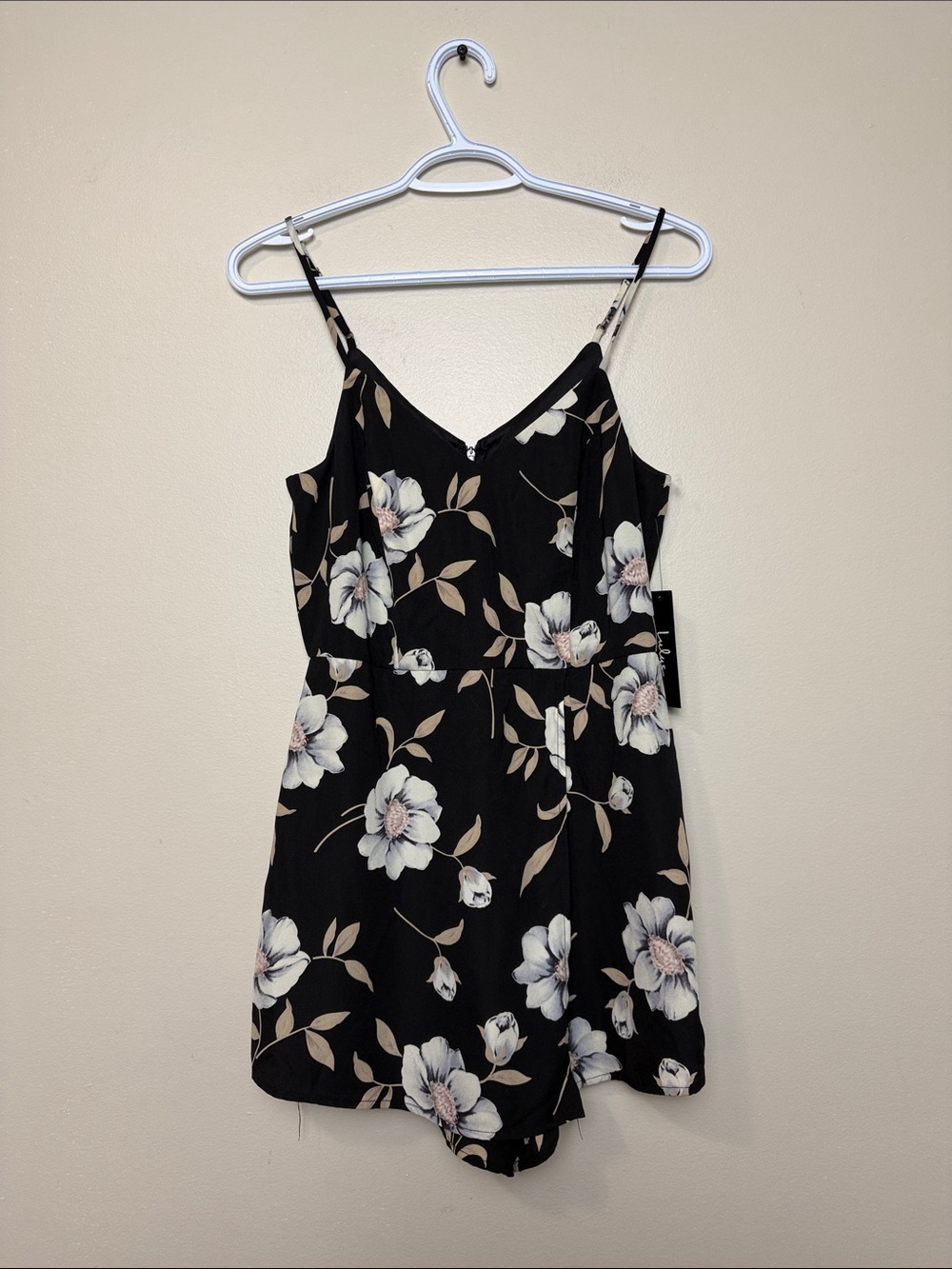 Lulu's Black Floral Spaghetti Strap romper size S